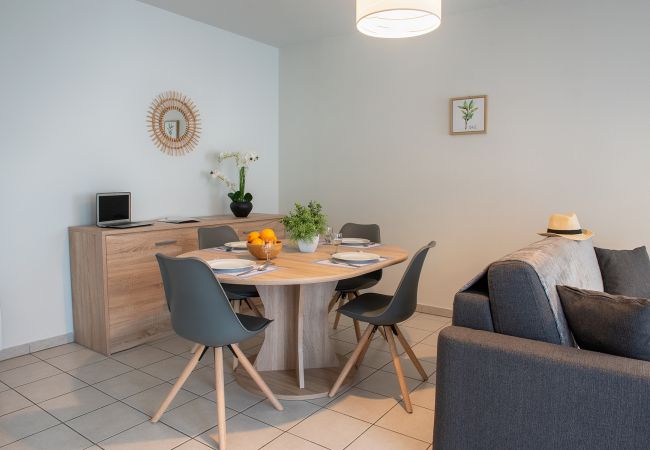 Appartement à Brive-la-Gaillarde - Le Reflet Citadin - 1 Chambre Appartement à Brive-la-Gaillarde - Le Reflet Citadin - 1 Chambre