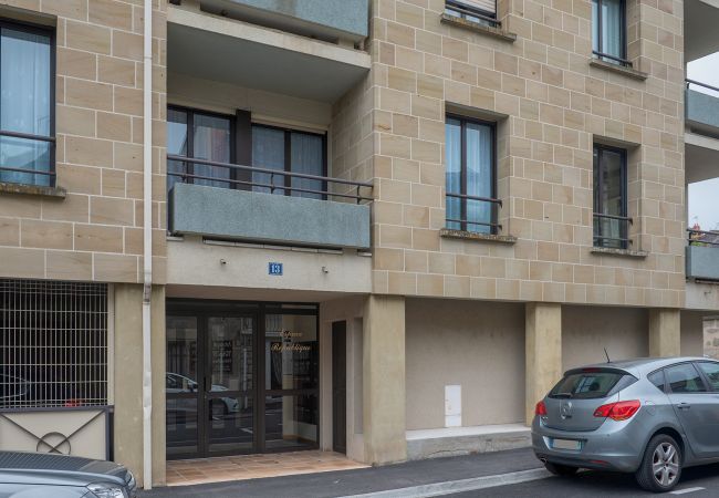 Appartement à Brive-la-Gaillarde - Le Reflet Citadin - 1 Chambre Appartement à Brive-la-Gaillarde - Le Reflet Citadin - 1 Chambre