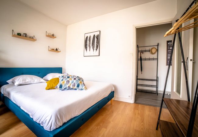 Studio à Brive-la-Gaillarde - Le Petit Joyau - 1 Chambre Studio à Brive-la-Gaillarde - Le Petit Joyau - 1 Chambre