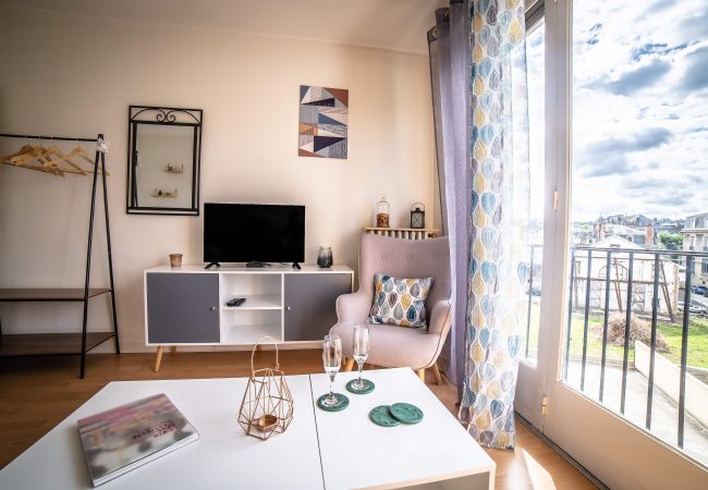 Studio à Brive-la-Gaillarde - Le Petit Joyau - 1 Chambre Studio à Brive-la-Gaillarde - Le Petit Joyau - 1 Chambre