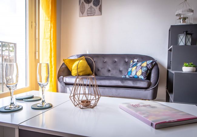 Studio à Brive-la-Gaillarde - Le Petit Joyau - 1 Chambre Studio à Brive-la-Gaillarde - Le Petit Joyau - 1 Chambre