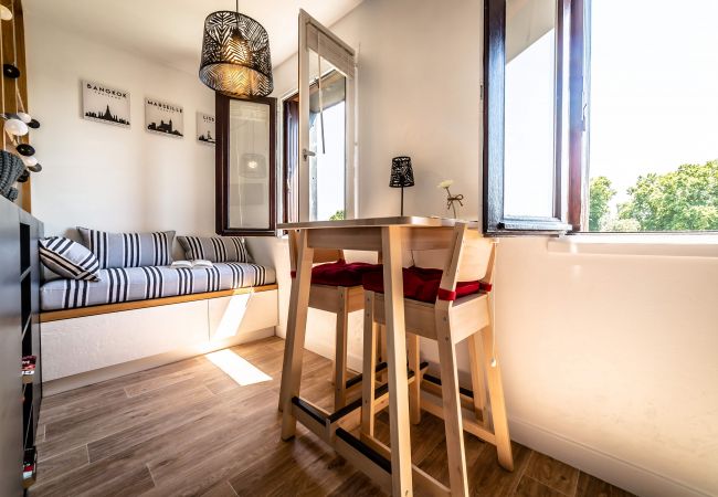 Studio à Brive-la-Gaillarde - Le Cocon Urbain - 1 Chambre Studio à Brive-la-Gaillarde - Le Cocon Urbain - 1 Chambre