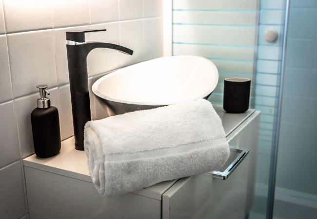 Studio à Brive-la-Gaillarde - Le Cocon Urbain - 1 Chambre Studio à Brive-la-Gaillarde - Le Cocon Urbain - 1 Chambre