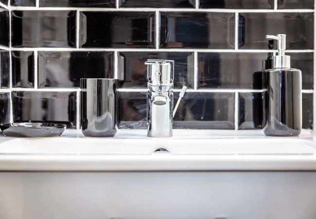 Studio à Brive-la-Gaillarde - Le Valet de Pique - 1 Chambre Studio à Brive-la-Gaillarde - Le Valet de Pique - 1 Chambre