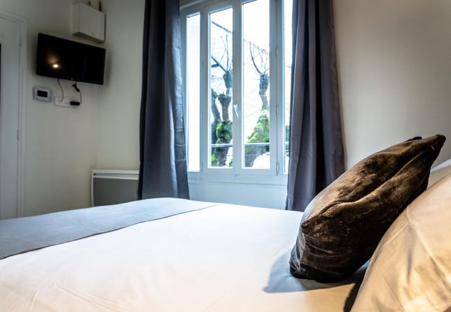 Studio à Brive-la-Gaillarde - Le Valet de Pique - 1 Chambre Studio à Brive-la-Gaillarde - Le Valet de Pique - 1 Chambre