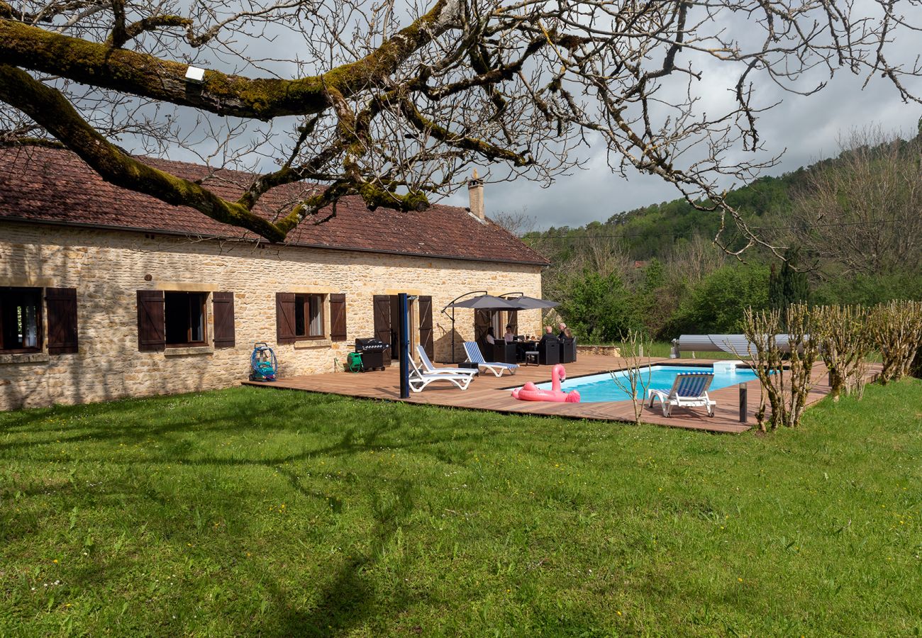 Maison à Montignac - BATISSE PERIGOURDINE - PISCINE CHAUFFEE - 8 PERS.