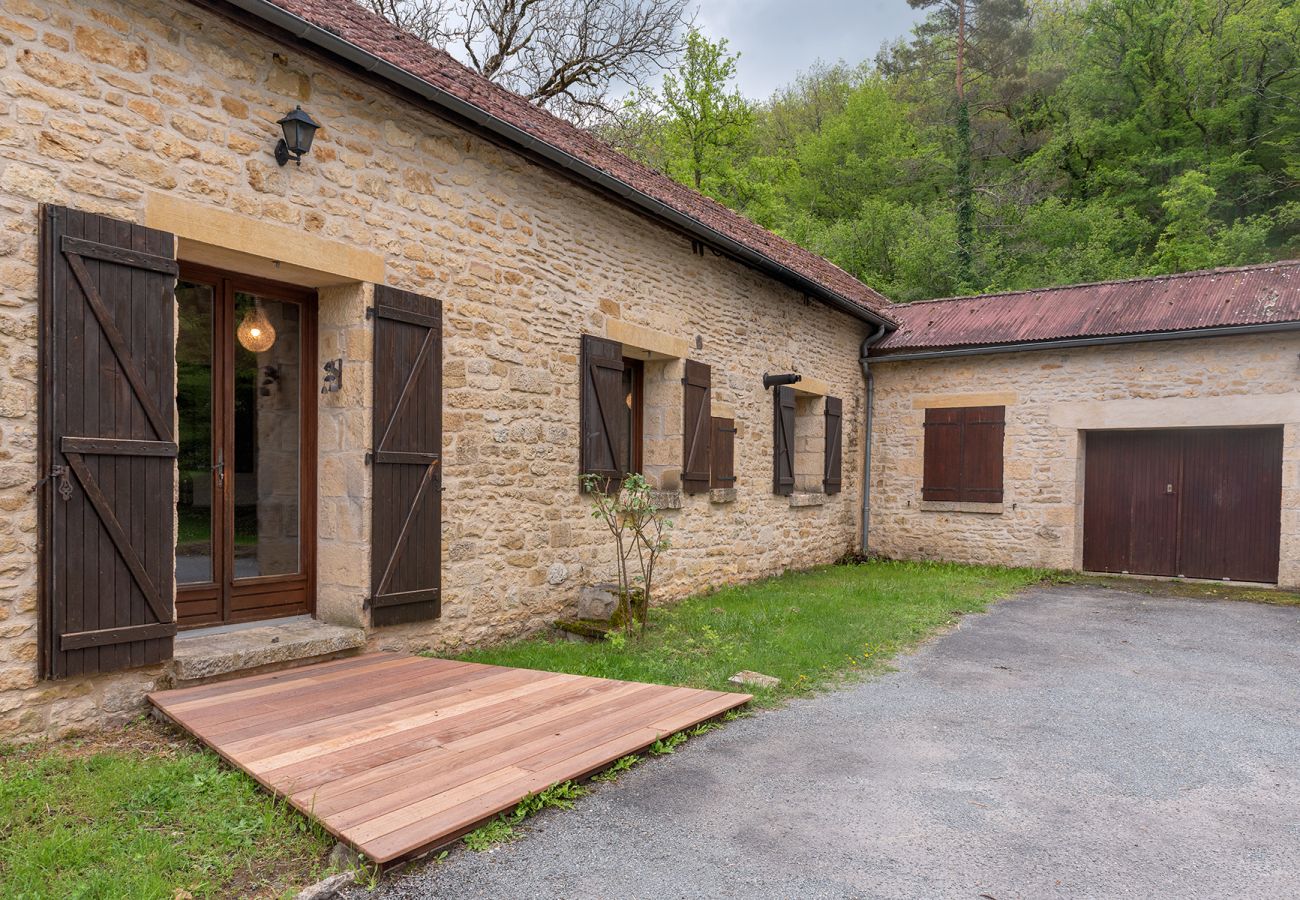 Maison à Montignac - BATISSE PERIGOURDINE - PISCINE CHAUFFEE - 8 PERS.