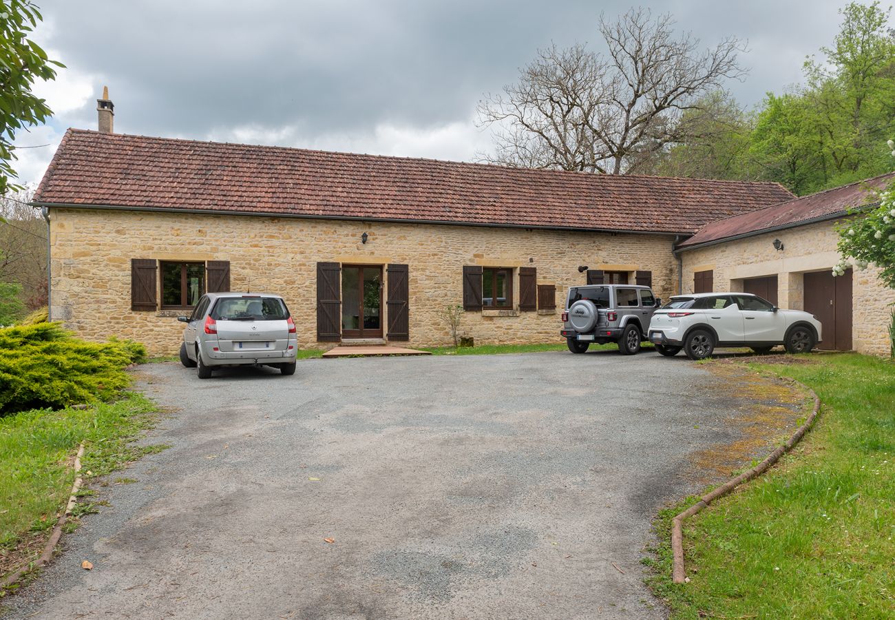 Maison à Montignac - BATISSE PERIGOURDINE - PISCINE CHAUFFEE - 8 PERS.