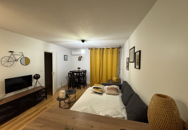 Appartement à Brive-la-Gaillarde - L'Instant Terrasse - 1 Chambre Appartement à Brive-la-Gaillarde - L'Instant Terrasse - 1 Chambre