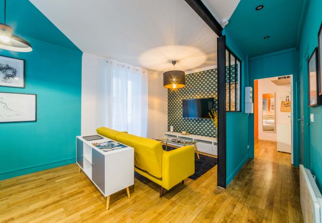 Appartement à Brive-la-Gaillarde - L'indigo - Appartement chic - 1 Chambre Appartement à Brive-la-Gaillarde - L'indigo - Appartement chic - 1 Chambre