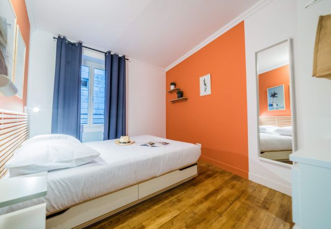 Appartement à Brive-la-Gaillarde - L'indigo - Appartement chic - 1 Chambre Appartement à Brive-la-Gaillarde - L'indigo - Appartement chic - 1 Chambre