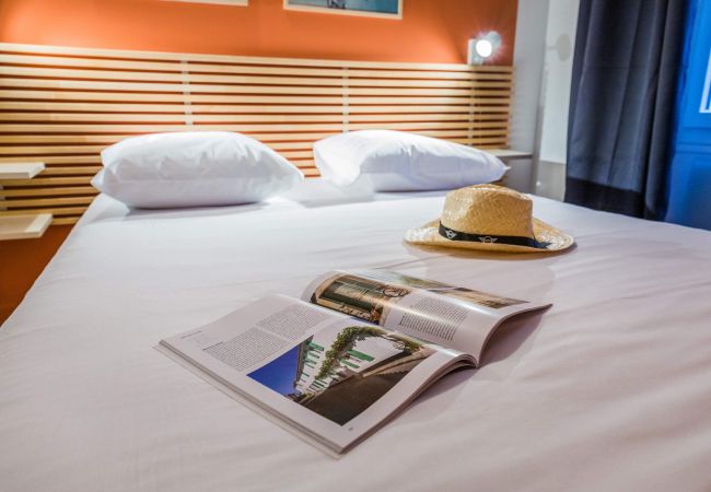 Appartement à Brive-la-Gaillarde - L'indigo - Appartement chic - 1 Chambre Appartement à Brive-la-Gaillarde - L'indigo - Appartement chic - 1 Chambre