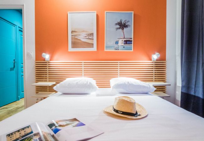 Appartement à Brive-la-Gaillarde - L'indigo - Appartement chic - 1 Chambre Appartement à Brive-la-Gaillarde - L'indigo - Appartement chic - 1 Chambre