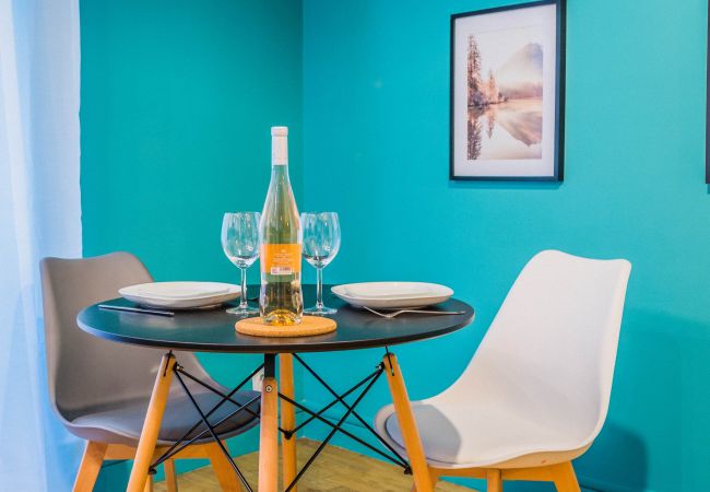 Appartement à Brive-la-Gaillarde - L'indigo - Appartement chic - 1 Chambre Appartement à Brive-la-Gaillarde - L'indigo - Appartement chic - 1 Chambre