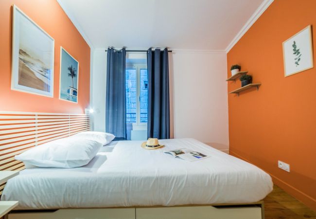 Appartement à Brive-la-Gaillarde - L'indigo - Appartement chic - 1 Chambre Appartement à Brive-la-Gaillarde - L'indigo - Appartement chic - 1 Chambre