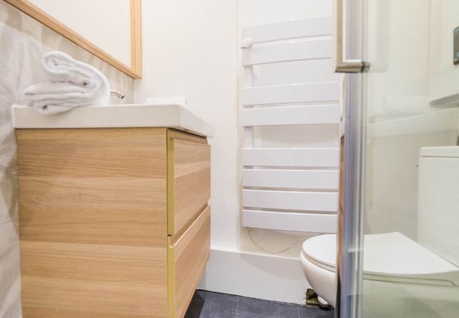 Appartement à Brive-la-Gaillarde - L'indigo - Appartement chic - 1 Chambre Appartement à Brive-la-Gaillarde - L'indigo - Appartement chic - 1 Chambre