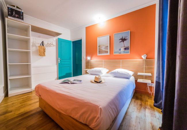 Appartement à Brive-la-Gaillarde - L'indigo - Appartement chic - 1 Chambre Appartement à Brive-la-Gaillarde - L'indigo - Appartement chic - 1 Chambre