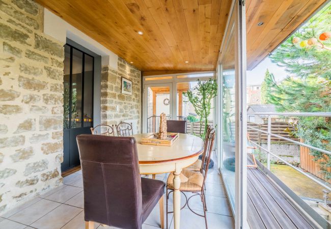 Maison à Brive-la-Gaillarde - La Villa Oasis - Jacuzzi Maison à Brive-la-Gaillarde - La Villa Oasis - Jacuzzi