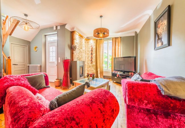 Maison à Brive-la-Gaillarde - La Villa Oasis - Jacuzzi Maison à Brive-la-Gaillarde - La Villa Oasis - Jacuzzi