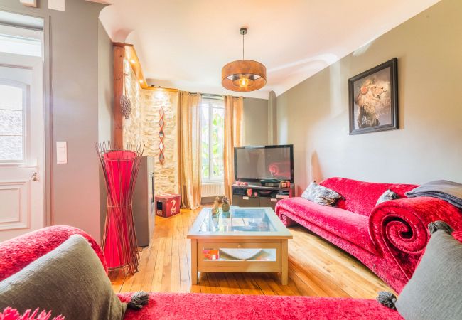 Maison à Brive-la-Gaillarde - La Villa Oasis - Jacuzzi Maison à Brive-la-Gaillarde - La Villa Oasis - Jacuzzi