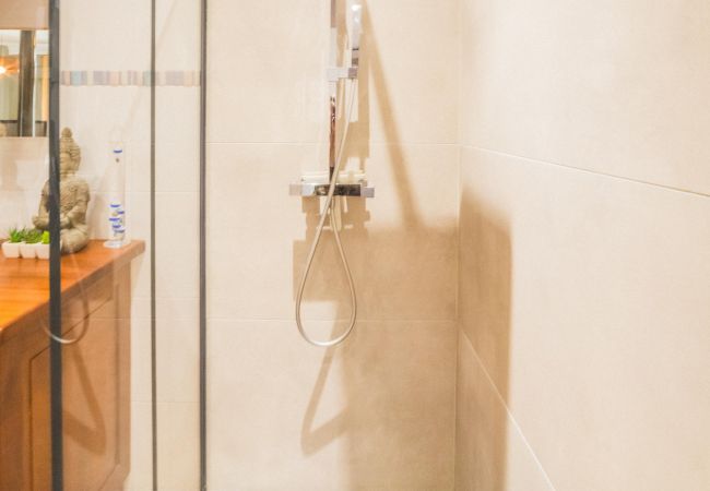 Maison à Brive-la-Gaillarde - La Villa Oasis - Jacuzzi Maison à Brive-la-Gaillarde - La Villa Oasis - Jacuzzi