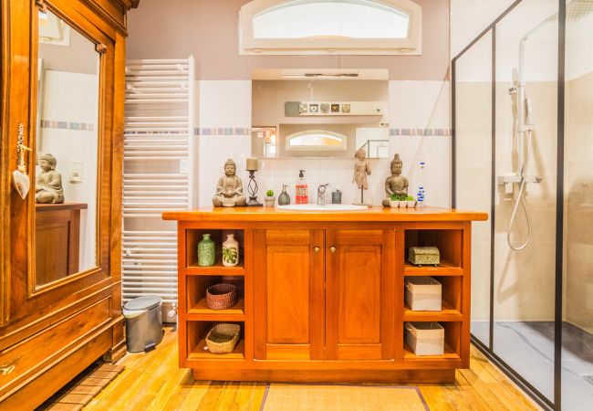 Maison à Brive-la-Gaillarde - La Villa Oasis - Jacuzzi Maison à Brive-la-Gaillarde - La Villa Oasis - Jacuzzi