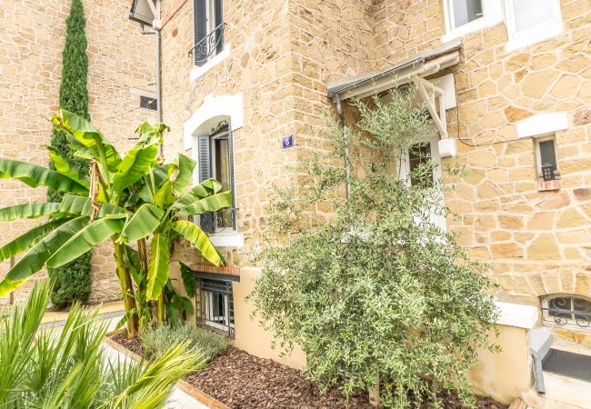 Maison à Brive-la-Gaillarde - La Villa Oasis - Jacuzzi Maison à Brive-la-Gaillarde - La Villa Oasis - Jacuzzi