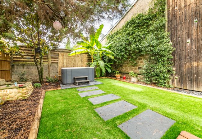 Maison à Brive-la-Gaillarde - La Villa Oasis - Jacuzzi Maison à Brive-la-Gaillarde - La Villa Oasis - Jacuzzi