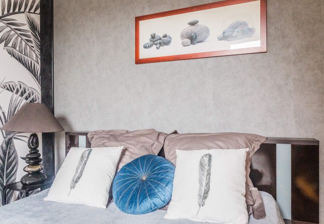 Maison à Brive-la-Gaillarde - La Villa Oasis - Jacuzzi Maison à Brive-la-Gaillarde - La Villa Oasis - Jacuzzi