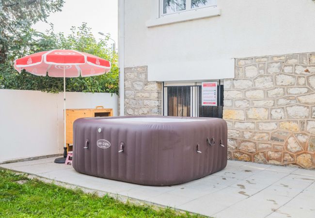 Maison à Brive-la-Gaillarde - Les Rosiers - Maison avec JACUZZI Maison à Brive-la-Gaillarde - Les Rosiers - Maison avec JACUZZI