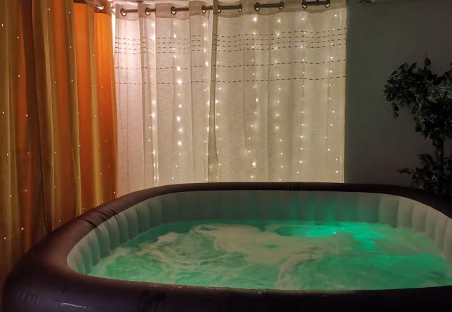 Maison à Brive-la-Gaillarde - Les Rosiers - Maison avec JACUZZI Maison à Brive-la-Gaillarde - Les Rosiers - Maison avec JACUZZI