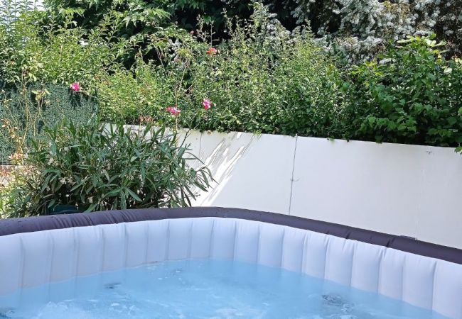 Maison à Brive-la-Gaillarde - Les Rosiers - Maison avec JACUZZI