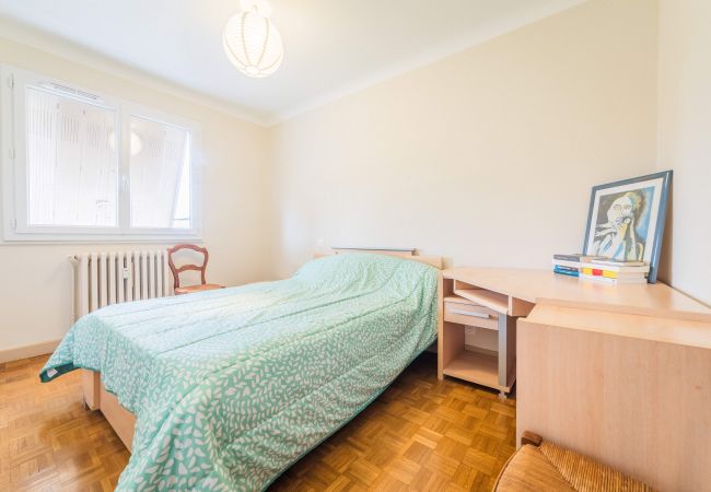 Appartement à Brive-la-Gaillarde - Le Refuge de l'Écrivain - Parking inclus Appartement à Brive-la-Gaillarde - Le Refuge de l'Écrivain - Parking inclus