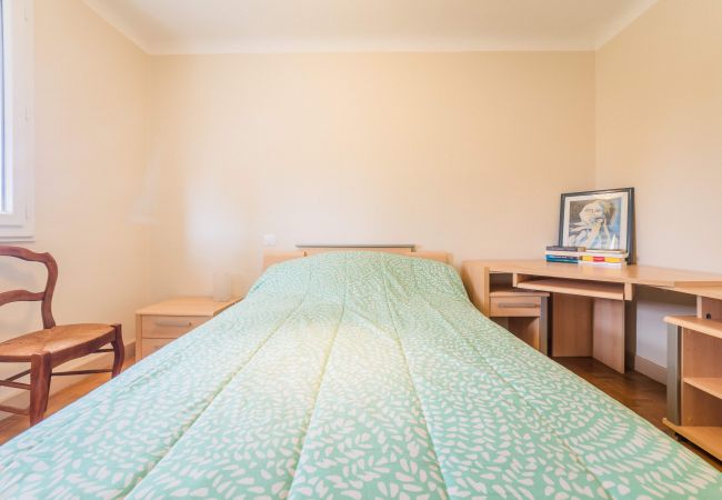 Appartement à Brive-la-Gaillarde - Le Refuge de l'Écrivain - Parking inclus Appartement à Brive-la-Gaillarde - Le Refuge de l'Écrivain - Parking inclus