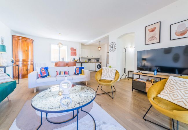 Appartement à Brive-la-Gaillarde - Picasso & Terrasse - 2 Chambres Appartement à Brive-la-Gaillarde - Picasso & Terrasse - 2 Chambres