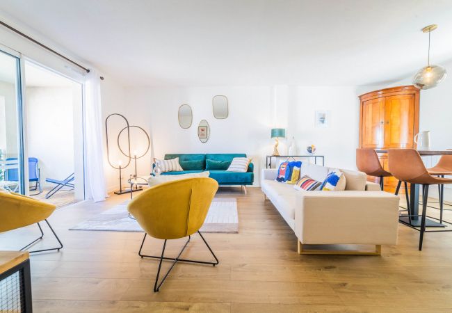 Appartement à Brive-la-Gaillarde - Picasso & Terrasse - 2 Chambres Appartement à Brive-la-Gaillarde - Picasso & Terrasse - 2 Chambres