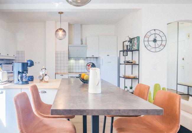 Appartement à Brive-la-Gaillarde - Picasso & Terrasse - 2 Chambres Appartement à Brive-la-Gaillarde - Picasso & Terrasse - 2 Chambres