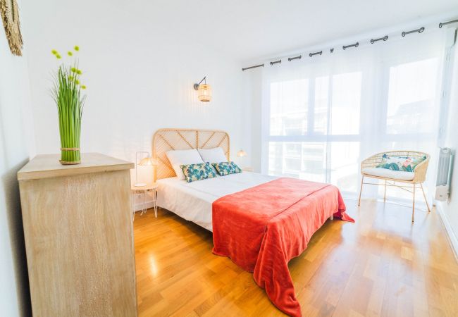 Appartement à Brive-la-Gaillarde - Picasso & Terrasse - 2 Chambres Appartement à Brive-la-Gaillarde - Picasso & Terrasse - 2 Chambres