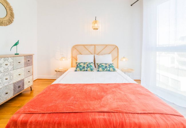 Appartement à Brive-la-Gaillarde - Picasso & Terrasse - 2 Chambres Appartement à Brive-la-Gaillarde - Picasso & Terrasse - 2 Chambres