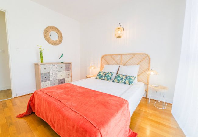 Appartement à Brive-la-Gaillarde - Picasso & Terrasse - 2 Chambres Appartement à Brive-la-Gaillarde - Picasso & Terrasse - 2 Chambres