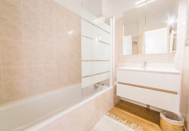 Appartement à Brive-la-Gaillarde - Picasso & Terrasse - 2 Chambres Appartement à Brive-la-Gaillarde - Picasso & Terrasse - 2 Chambres