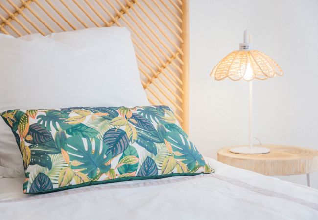 Appartement à Brive-la-Gaillarde - Picasso & Terrasse - 2 Chambres Appartement à Brive-la-Gaillarde - Picasso & Terrasse - 2 Chambres