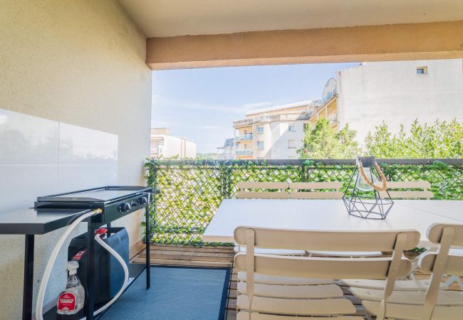 Appartement à Brive-la-Gaillarde - Picasso & Terrasse - 2 Chambres Appartement à Brive-la-Gaillarde - Picasso & Terrasse - 2 Chambres