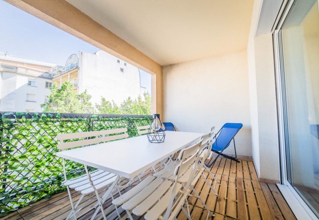 Appartement à Brive-la-Gaillarde - Picasso & Terrasse - 2 Chambres Appartement à Brive-la-Gaillarde - Picasso & Terrasse - 2 Chambres