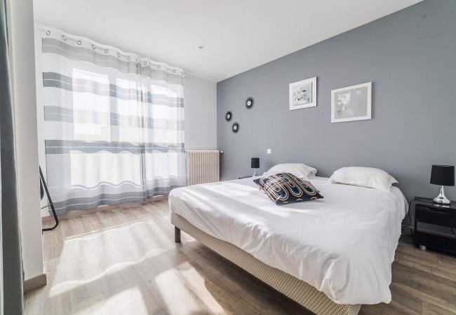 Appartement à Brive-la-Gaillarde - Le Balcon - 2 Chambres Appartement à Brive-la-Gaillarde - Le Balcon - 2 Chambres