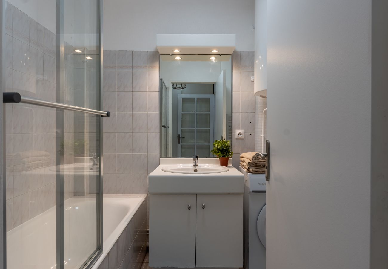 Appartement à Nogent-sur-Marne - Studio Cocooning à Nogent Sur Marne