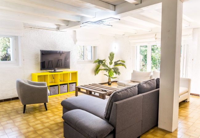 Maison à Brive-la-Gaillarde - La Pause des 6 - 6 Personnes Maison à Brive-la-Gaillarde - La Pause des 6 - 6 Personnes