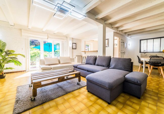 Maison à Brive-la-Gaillarde - La Pause des 6 - 6 Personnes Maison à Brive-la-Gaillarde - La Pause des 6 - 6 Personnes