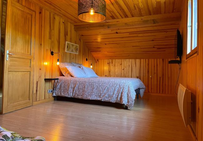 Chalet à Saint-Aulaire - Chalet Enchanté Nature - 3 Chambres Chalet à Saint-Aulaire - Chalet Enchanté Nature - 3 Chambres