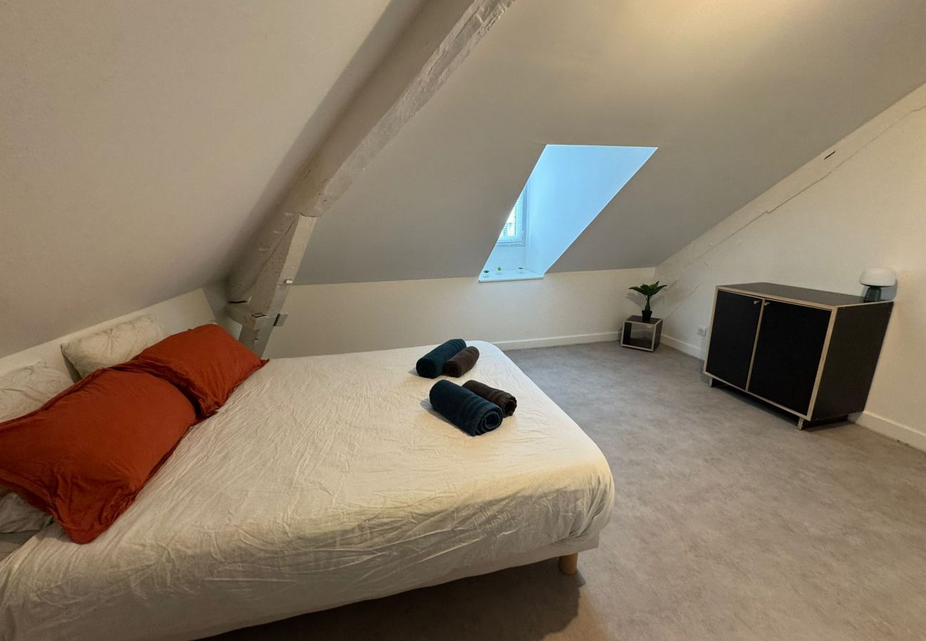 Appartement à Brive-la-Gaillarde - Villa Chadourne - L'Amour et le Sablier - 1 Chambr